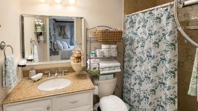 5780 W FERNLEY Drive W 101, West Palm Beach, FL 33415