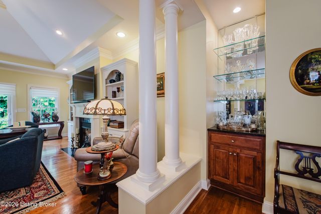 7120 Brett Frazier Dr, Louisville, KY 40291