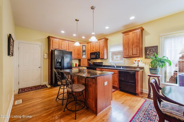 7120 Brett Frazier Dr, Louisville, KY 40291