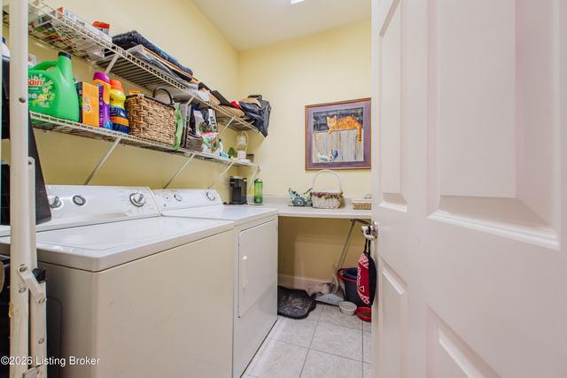 7120 Brett Frazier Dr, Louisville, KY 40291