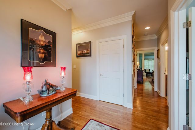 7120 Brett Frazier Dr, Louisville, KY 40291