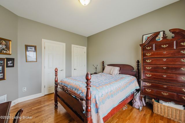 7120 Brett Frazier Dr, Louisville, KY 40291