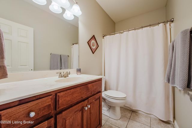 7120 Brett Frazier Dr, Louisville, KY 40291