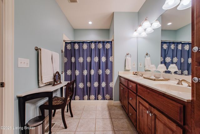 7120 Brett Frazier Dr, Louisville, KY 40291