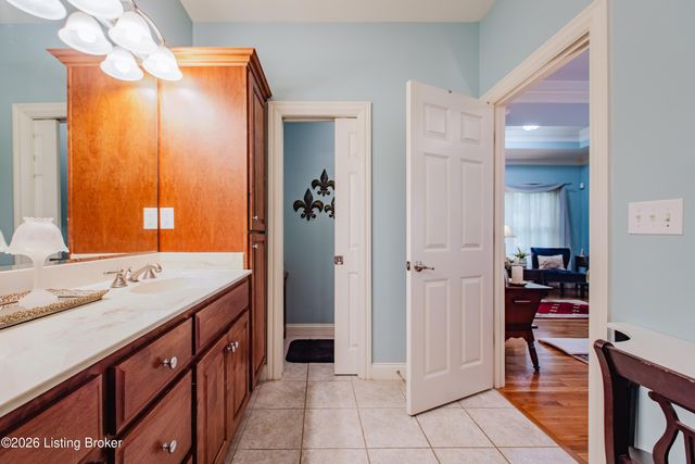 7120 Brett Frazier Dr, Louisville, KY 40291