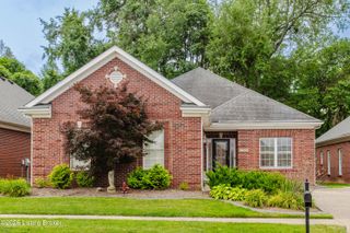 7120 Brett Frazier Dr, Louisville, KY 40291