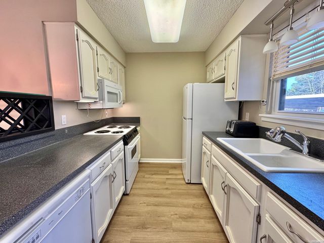 208 Daffodil St Apt B4, Hot Springs, AR 71913