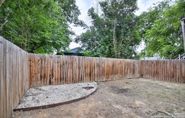 1303 Lombrano St, San Antonio, TX 78207