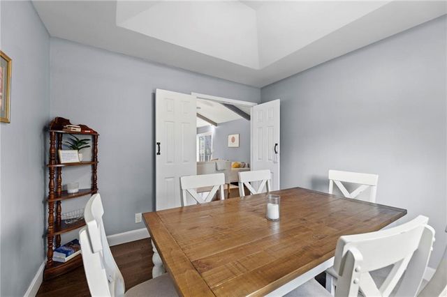10014 Rosehill Road, Lenexa, KS 66215