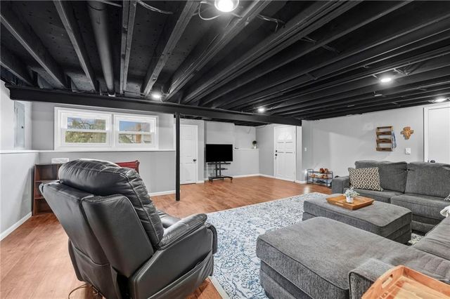 10014 Rosehill Road, Lenexa, KS 66215