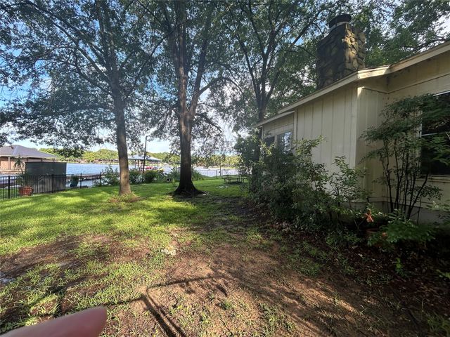 202 Thunderbird Drive, Mabank, TX 75156