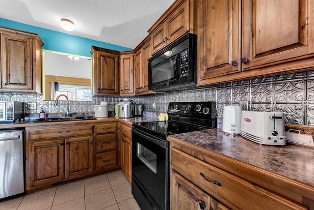 512 Rice Street, Clever, MO 65631