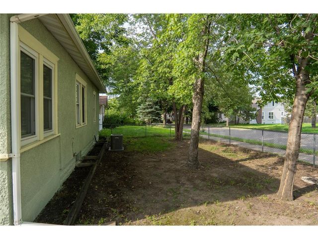 1002 Lowry Ave N, Minneapolis, MN 55411