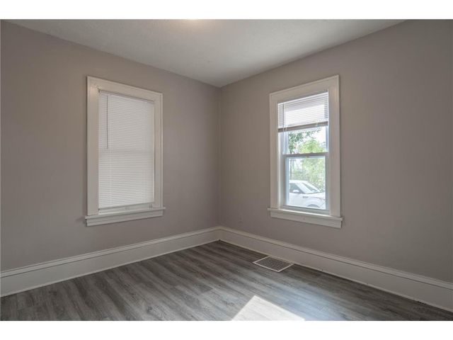 1002 Lowry Ave N, Minneapolis, MN 55411