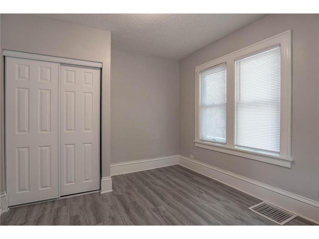 1002 Lowry Ave N, Minneapolis, MN 55411