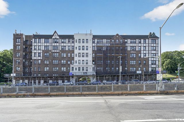 117-14 Union Turnpike FF2, Kew Gardens, NY 11415