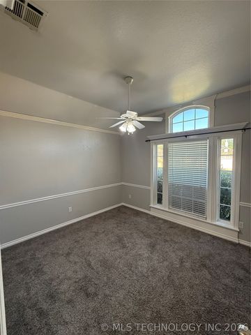 5202 Redbud Drive, Sand Springs, OK 74063