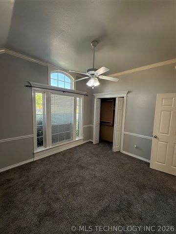 5202 Redbud Drive, Sand Springs, OK 74063
