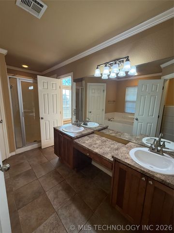 5202 Redbud Drive, Sand Springs, OK 74063