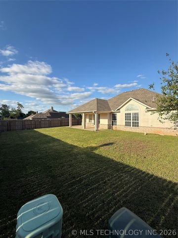 5202 Redbud Drive, Sand Springs, OK 74063