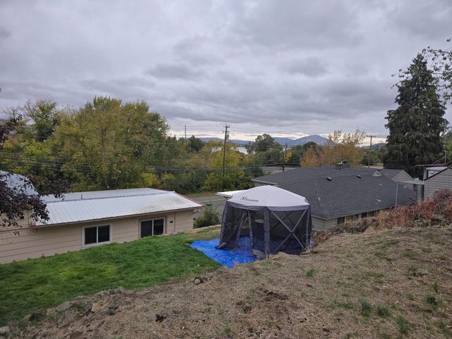 318 Riverside Drive, Klamath Falls, OR 97601