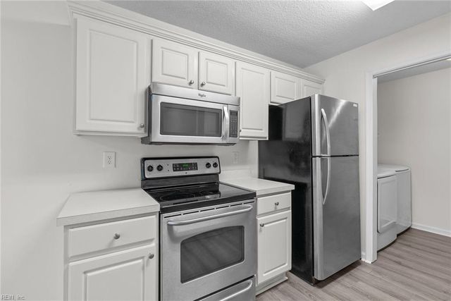 1705 Sawgrass LN, Portsmouth, VA 23703