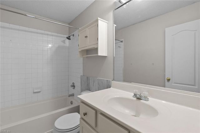 1705 Sawgrass LN, Portsmouth, VA 23703