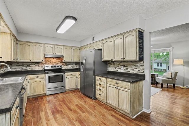 518 S Franklin Street, Raymore, MO 64083
