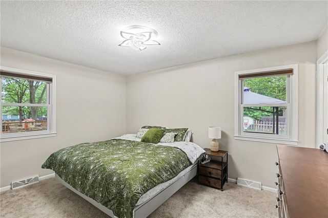 518 S Franklin Street, Raymore, MO 64083