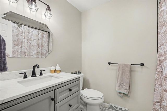 518 S Franklin Street, Raymore, MO 64083