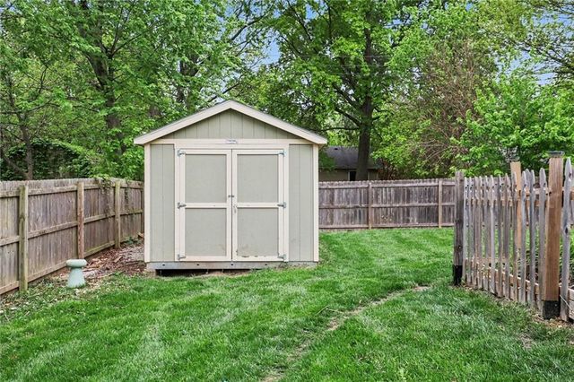 518 S Franklin Street, Raymore, MO 64083