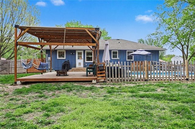 518 S Franklin Street, Raymore, MO 64083