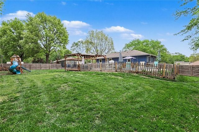 518 S Franklin Street, Raymore, MO 64083
