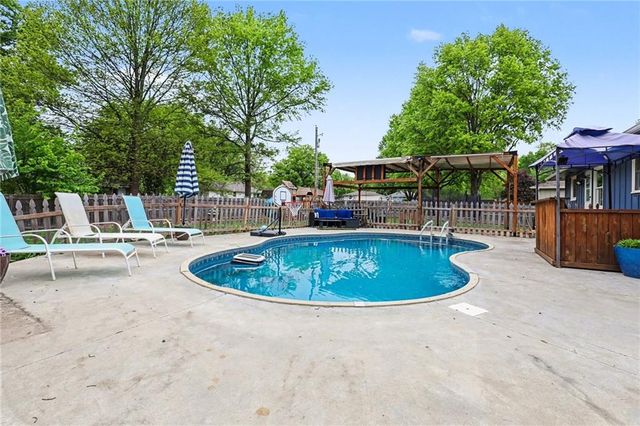 518 S Franklin Street, Raymore, MO 64083