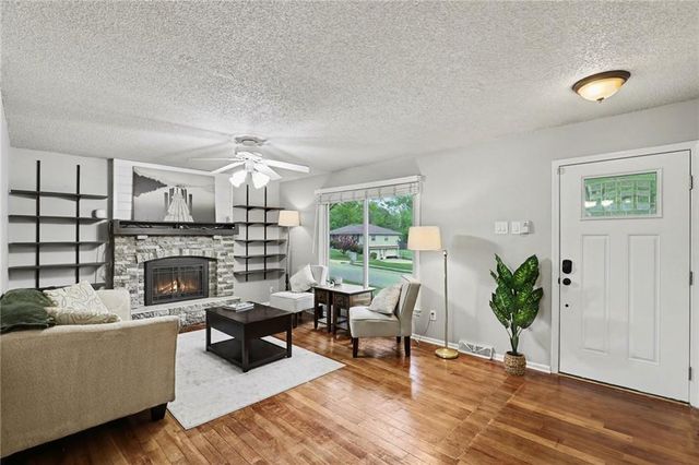 518 S Franklin Street, Raymore, MO 64083