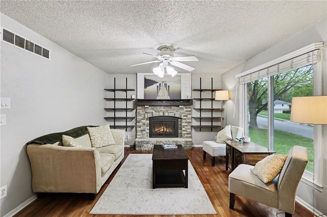 518 S Franklin Street, Raymore, MO 64083