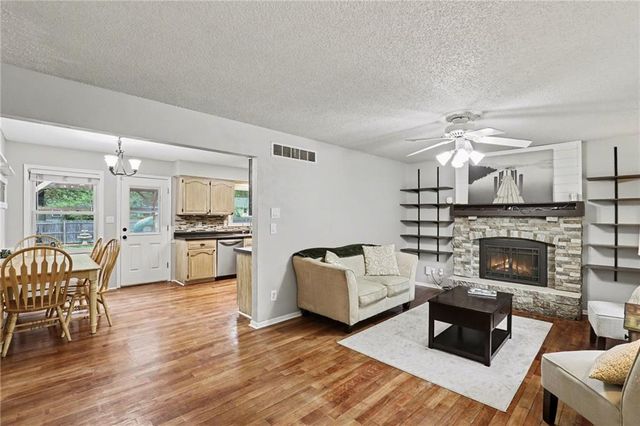 518 S Franklin Street, Raymore, MO 64083