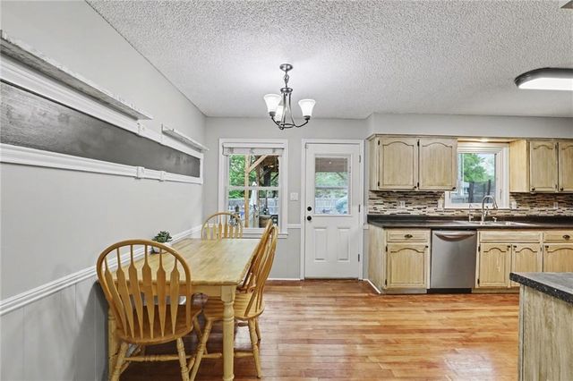 518 S Franklin Street, Raymore, MO 64083