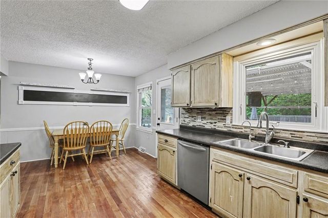 518 S Franklin Street, Raymore, MO 64083