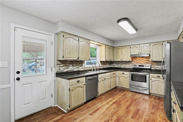 518 S Franklin Street, Raymore, MO 64083