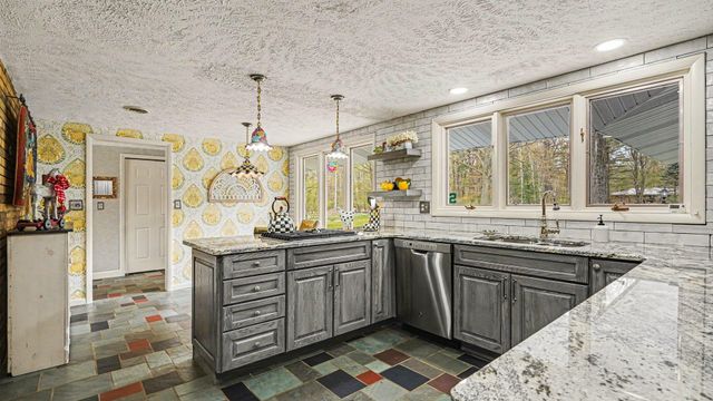 1607 E Putnam Drive, Midland, MI 48640
