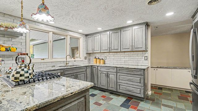 1607 E Putnam Drive, Midland, MI 48640