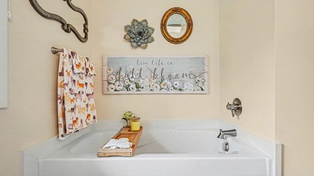 1607 E Putnam Drive, Midland, MI 48640