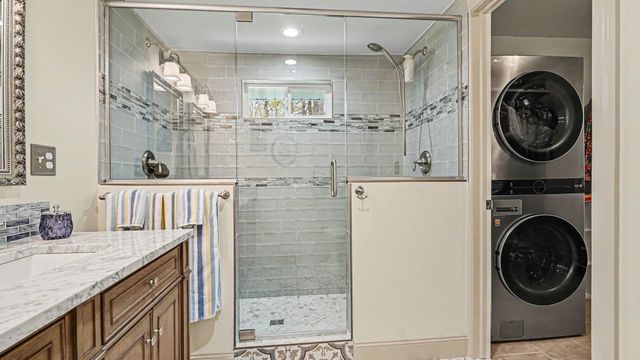 1607 E Putnam Drive, Midland, MI 48640