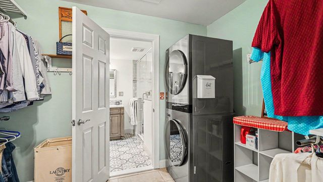 1607 E Putnam Drive, Midland, MI 48640