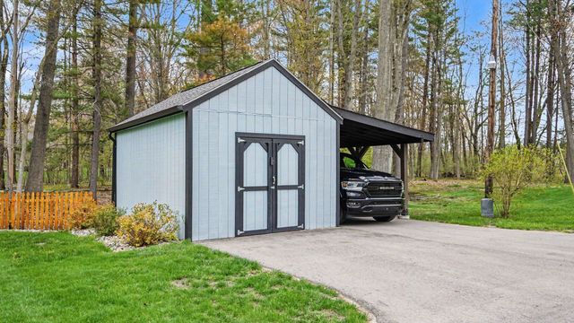 1607 E Putnam Drive, Midland, MI 48640