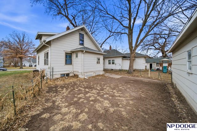 1031 E 10th Street, Fremont, NE 68025