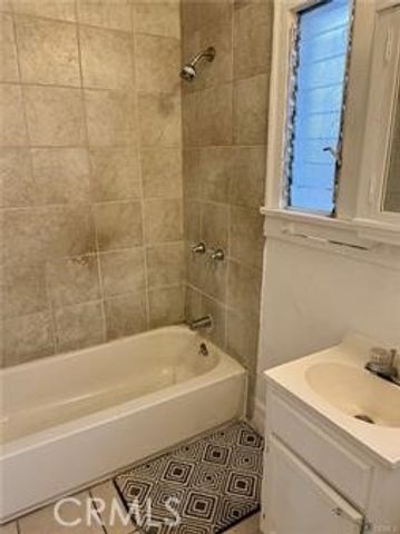 726 W 76th, Los Angeles, CA 90044