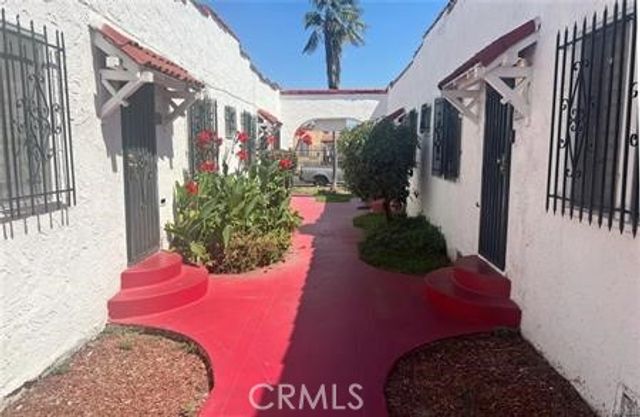 726 W 76th, Los Angeles, CA 90044