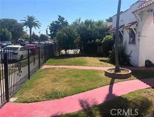 726 W 76th, Los Angeles, CA 90044